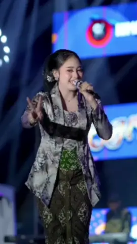 sepanjang jalan kenangan _ silvy kumalasari #sepanjangjalankenangan #silvykumalasari #omhimawan #himawanmusic 