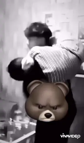 sekarang pada keluar  rumah mengejar  cita cita 😔