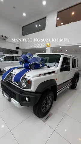 Jimny 5 door cutie!!! 🥹🙏🏻 just keep on manifesting besh mapapasayo din yan! #suzuki #suzukijimny #jimny #suzukiphilippines 