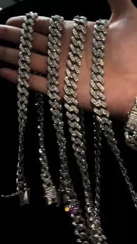 Cuban Link Chain Mens Iced Out Miami Cuban Necklace Silver/Gold Bling Diamond Hip Hop Jewelry for Women #necklace #necklaces #cubanlinkchain #diamondchain #menjewelry #diamondnecklace #goldchains #couplenecklace #mensnecklace #chainnecklace