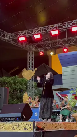 nek aku milih dinafkahi, setuju bolo?? 😝 #tvriyogyakarta #katakatamotivasi #yogyakarta 
