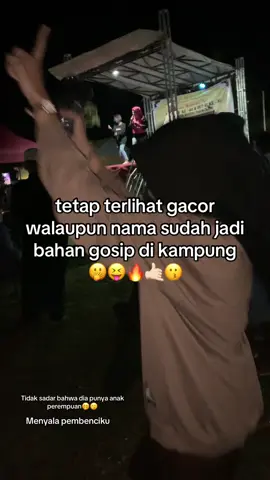 Gosipin lagi dong😗🫵🏻#gosip #fypage #menyalapembenciku🔥 #xyzbca #4u 