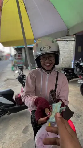 Ada yang kenal yang masuk vt Bakules hari ini dan terima kasih yang sudah mampir di Bakules hari ini 🫰🏻🙏#fyp #bakules #kulinerklaten #escampur #bakulgank 