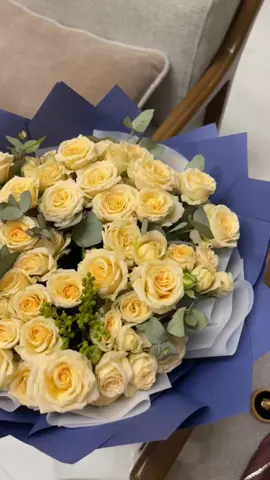 ‏اللهم أحبني حباً خاصاً يرفعني عن سائر خلقك ودللني دلال عبادك المفضلين واغمرني بلطفك الذي لا ينتهي اجعلي ملائكة تحرسني بعينك التي لاتنام وملائكة تعينني وتفضلني بكرمك الذي لا يعد ولا يحصى اكتبلي نصيبا من كل خير في الأرض والسماء وأغرقني في محبتك حتى تملئ قلبي وروحي🌿 #اكسبلورexplore #