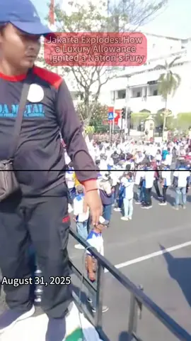 Traffic in parts of central Jakarta was affected due to the demonstrations. #Jakarta #Protest #CityLife #BreakingNews