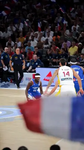 SLOWMO MAGIC.🇫🇷 @FIBA EuroBasket  #eurobasket2025 #eurobaskethighligts #france🇫🇷  #fyp  #levon 