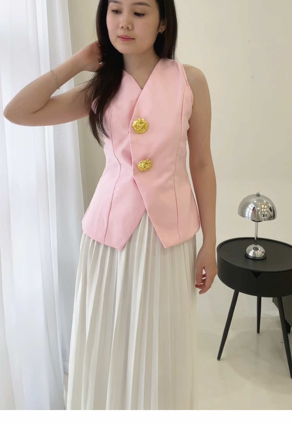 in love with this pinky top 🌸🎀 @eastrose.id  #OOTD #fy 