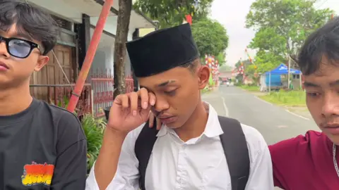 plis ekspresiny itu loh😭😭@𝙍𝙨𝙨𝙡𝙡⚡ @kakaasudahbesar@Ř #gwsmfamily #fypagee 