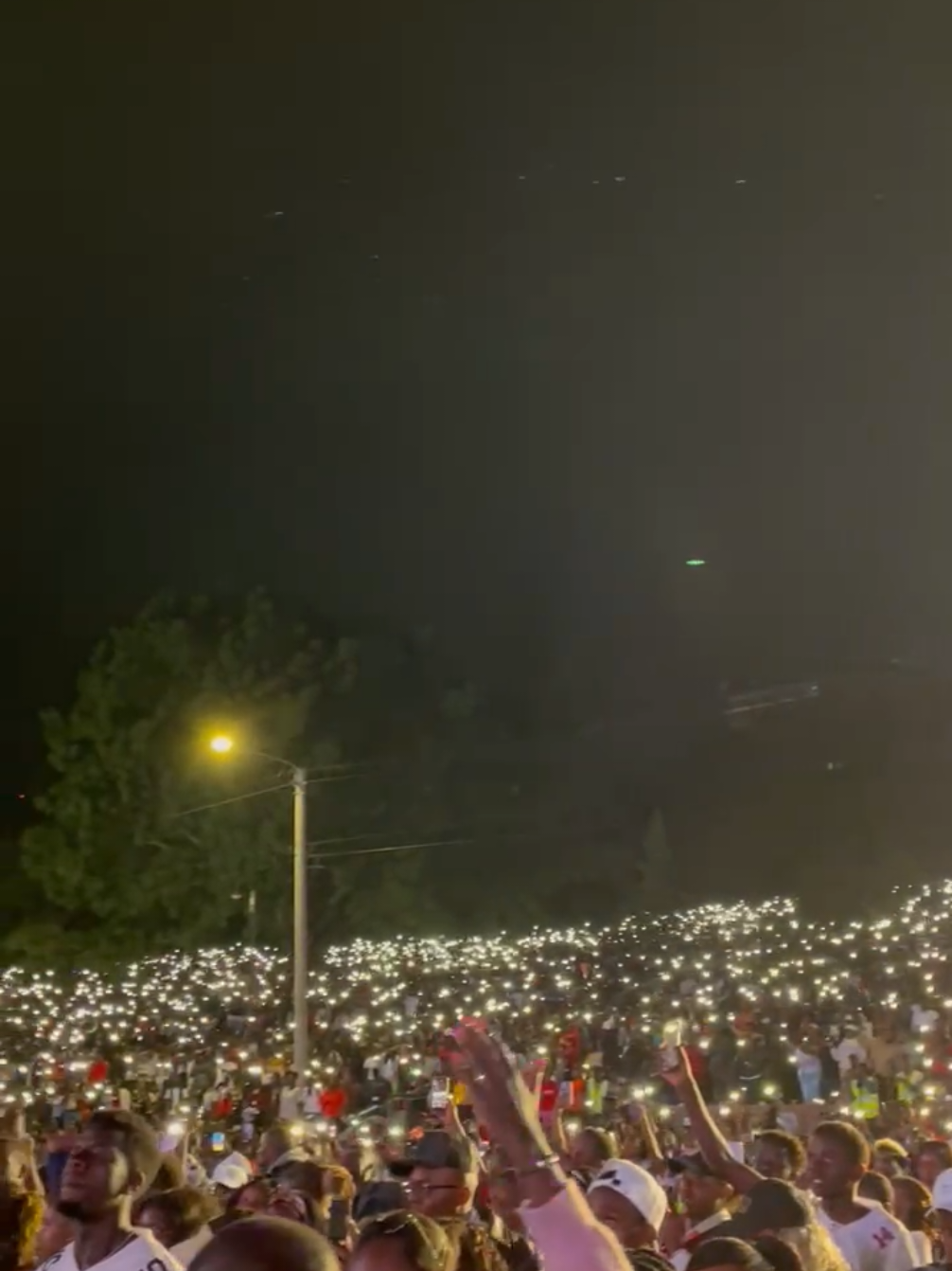 A Generation that gets louder for Jesus😭#rhemafeast2025 #genzlovesjesus #viral #peshiofficial #trendingvideo 