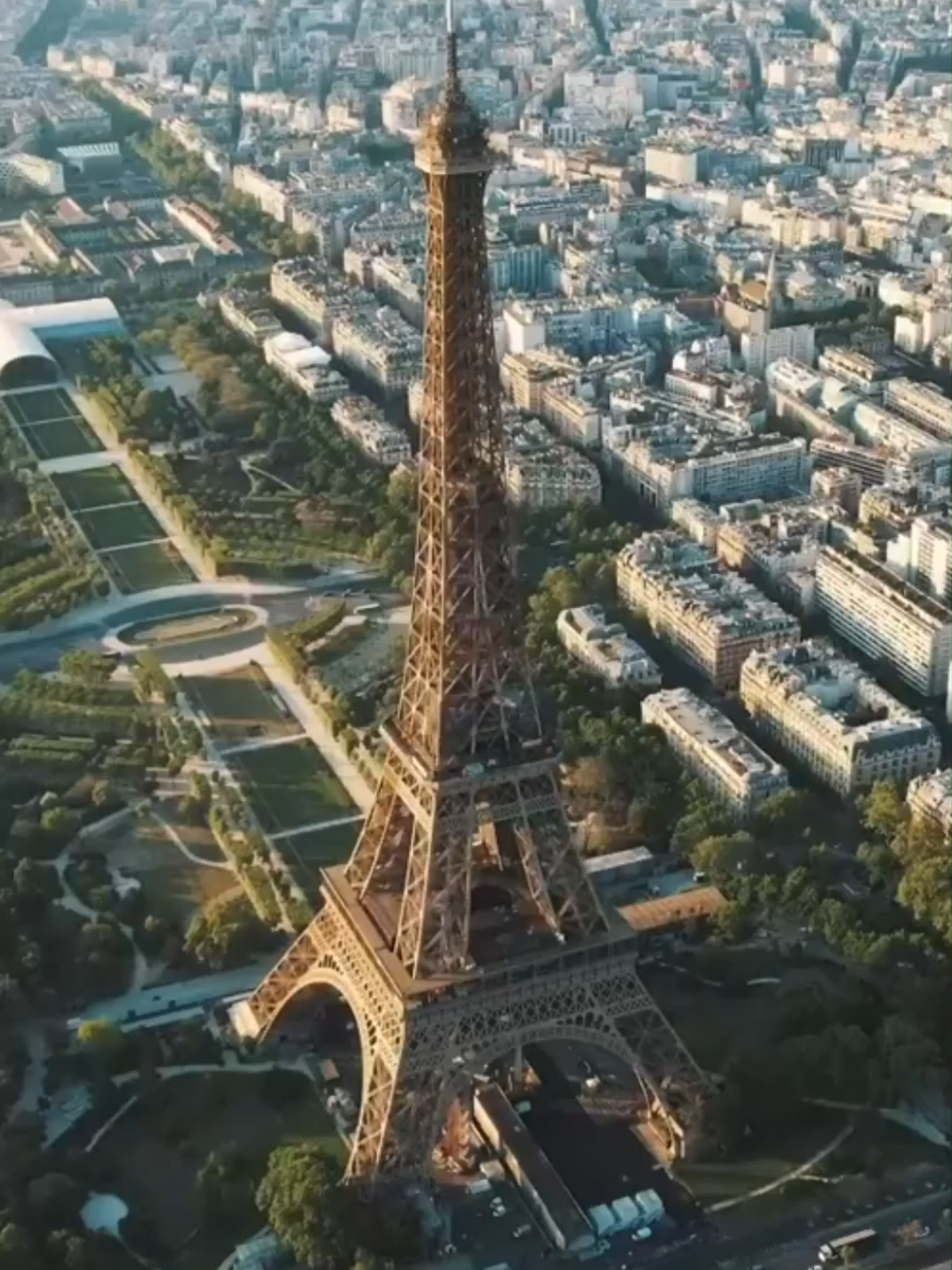 ✨ Welcome to Paris – The Vibrant Capital of France ✨#Paris #CityOfLight #France #TravelVideo #BeautifulDestinations #EiffelTower
