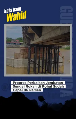 Jembatan Sungai Rokan di Desa Suka Damai Kecamatan Ujung Batu, Kabupaten Rokan Hulu (Rohul) mulai hari ini 4 September hingga 9 Oktober 2025 ditutup total. Penutupan jembatan ini dilakukan karena akan dilakukan pekerjaan dongkrak jembatan yang mengalami kemiringan tersebut. Dinas Pekerjaan Umum Penataan Ruang dan Perumahan Kawasan Pemukiman Pertanahan (PUPR-PKPP) Provinsi Riau, melalui Kabid Bina Marga Zulfahmi mengatakan, saat ini program pengerjaan perbaikan jembatan tersebut sudah 86 persen. “Jembatan Sungai Rokan ditutup mulai 4 September hingga lima minggu kedepan atau hingga 9 Oktober. Saat ini progresnya sudah 86 persen,” katanya. Dengan ditutupnya jembatan tersebut untuk proses pengerjaan bangunan perbaikan, pihaknya mengimbau masyarakat untuk menggunakan jalur-jalur alternatif yang sudah disiapkan.  “Kami imbau masyarakat untuk dapat menggunakan jalur alternatif yang sudah disiapkan, seperti jalan lingkar,” sebutnya, Jumat. Sementara itu, Camat Ujung Batu Sigit Pranjoro mengatakan, dengan penutupan jembatan tersebut pihaknya telah melakukan koordinasi dengan Dinas Perhubungan, Satlantas Polres Rohul, Kapolsek dan Danramil Ujung Batu. Dengan ditutup total Jembatan Sungai Rokan di Ujung Batu, lanjut Sigit, kendaraan roda dua dialihkan melalui Jembatan Gantung Lubuk Bendahara yang kini menjadi rute jalur alternatif bagi kendaraan roda empat dari arah Ujung Batu menuju Pasirpengaraian maupun dari arah sebaliknya.  Dengan rute Simpang Siabu (Ujung Batu)-Lubuk Bendahara (Rokan IV Koto)-Lubuk Bendahara Timur (Rokan IV Koto) menuju Simpang Pematang Tebih (Ujung Batu).