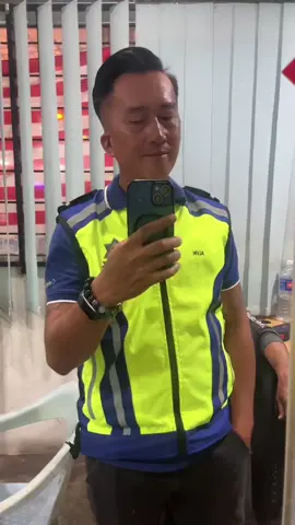 slmt petang kerja dulu kita..dan slmt brcuti kmu yg brcuti😊✌️