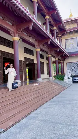 Em lùn 😛em ăn mặc lùng xung 😂