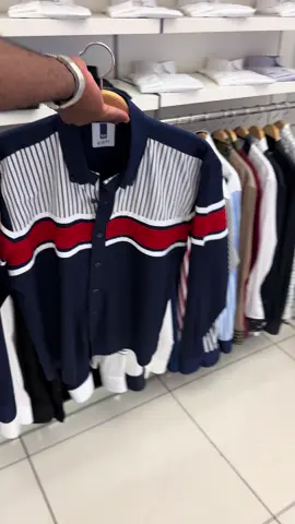 Le stock qui fait vendre #StockMode #ChemisesEnGros #FastMovingWear #RetailReady