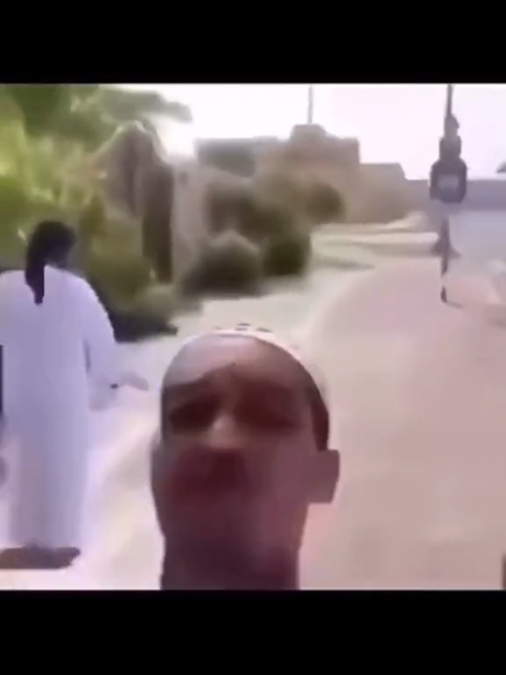 يو بروو رياكشن اللي ما صلى مو بريال بدينار هههه صلوا على النبي انتِ وياه حبايبي ♥️♥️ #يوم_الجمعه #fypage #رياكشنات_مطلوبه #اكسبلورexplore #viralvideo 