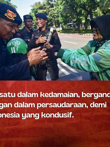 Kekuatan bangsa ini ada pada persatuan dan rasa saling percaya 🤝 Mari terus bergandeng tangan demi Indonesia yang damai dan kondusif 🇮🇩✨ #IndonesiaDamai #BersatuUntukNegeri