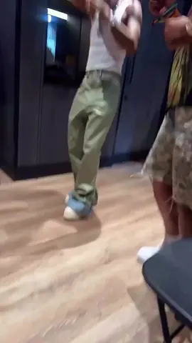 Wizkid has already won the challenge! 😎😂 BiG ENERGY ❤️🦅 #oneconditiondecadence #viral #wizkid #fc @Wizkid @DjTunez 