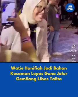 Isteri pelawak Shuib Sepahtu, Watie Hanifiah, menjadi tumpuan netizen selepas tular video di mana dirinya tampak melibas punggung anaknya, Talita, menggunakan bendera Jalur Gemilang.  Aksi ini dilakukan secara gurauan untuk meraikan kejayaan Talita yang meraih tempat pertama selama dua minggu berturut dalam rancangan Talk To My Manager (TTMM).  Namun, ramai warganet mengecam tindakan tersebut kerana dianggap tidak menghormati lambang negara. #fyp #fyppppppppppppppppppppppp #fypシ #watiehanifiah #talita 