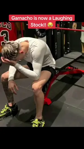 Garnacho looking Very exhausted on his first Chelsea traning. This has really caused a lot of talking others questioning his mentality,other making him a laughing stock. ehat is you assessment on this video,do you think Garnacho will be a Chelsea Legend in the future?#garnacho #viral #manutd #creatorsearchinsight #foryou #fypシ゚ #garnachotraining 