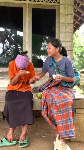 makan jeruk