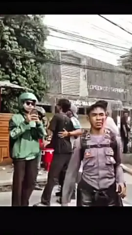 @polisi__indonesia @brimobnusantara.id  #polisiindonesia #brimobuntukindonesia #polisiuntukindonesia #jiwaragakudemikemanusiaan 