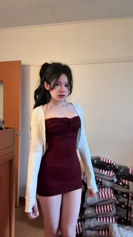 Áo em hơi nhăn vì a đã là là gì đâu ..