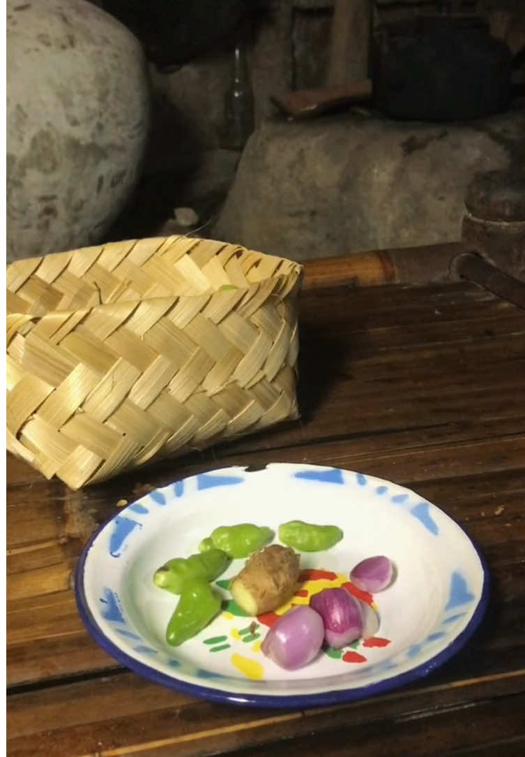 Membalas @@*IRFANSYAH*@ NASI GORENG MAJAPAHIT!!  Asli NGEUNAH pisan🤤🤤🤤 Bahan: 500 grm nasi putih  3 buah cabe Rawit  5 cm kencur  1 sdt garam 1 sdt penyedap rasa  2 buah bawang merah  #fypage #nasigorengjadul #resepsimple 