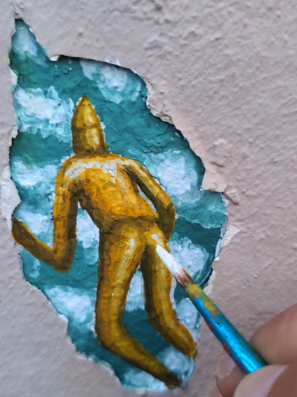 Painting the cracks, it's been a while !  #art #streetart #painting #artwork