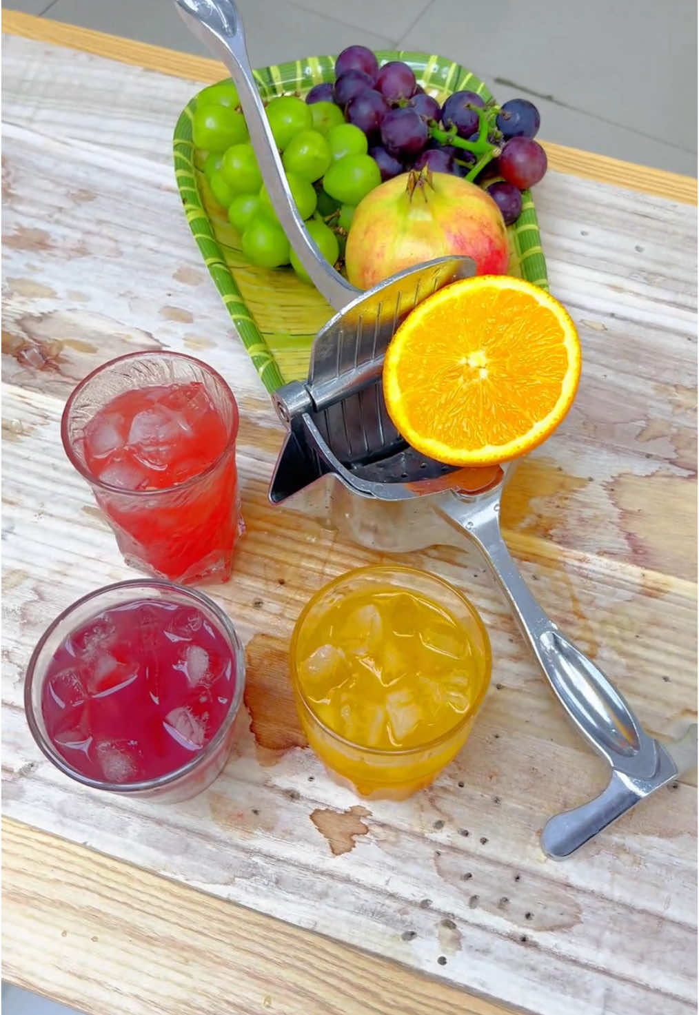 Enjoy the taste of freshly squeezed juice, sunshine-sweet and pure, from the comfort of your home.#Juicer #juice#recommendedproducts #freshlysqueezed#Silentjuicer 