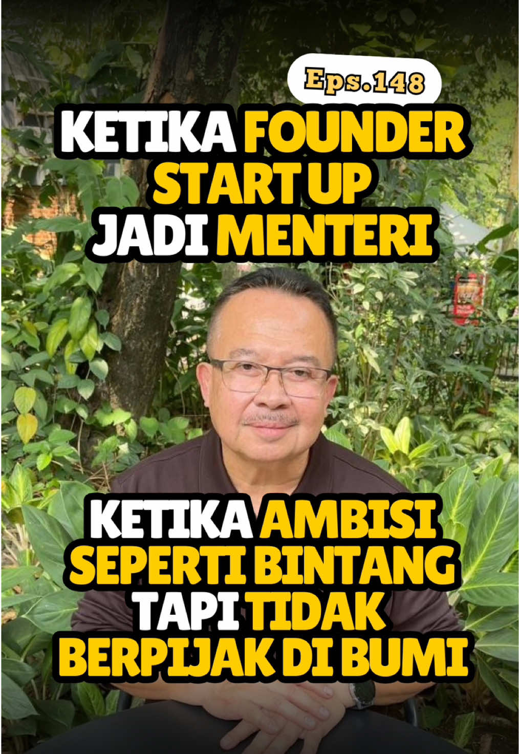 Banyak orang yang sukses di dunia bisnis, lalu ingin mencoba masuk ke dunia pemerintahan. Tapi sering kali, DNA antara keduanya berbeda. Kasus ini jadi refleksi: kita bisa saja punya ambisi sebesar bintang di langit, tapi tetap harus berpijak di bumi. Kalau tidak, ambisi itu bisa berakhir dengan kebingungan — bahkan meninggalkan warisan yang salah bagi generasi berikutnya. Bagaimana menurut kalian, apakah benar sukses di dunia bisnis otomatis bisa jadi pemimpin publik yang baik? #StayRelevant Tonton selengkapnya di sini: https://youtu.be/wRAwaOT1QHM?si=IgbizwHKbMpJGViI Link pendaftaran Ngobras Edisi Mentoring: Bit.ly/NgobrasEdisiMentoring Link pembelian Trujiva https://s.shopee.co.id/6fXemJpVtR
