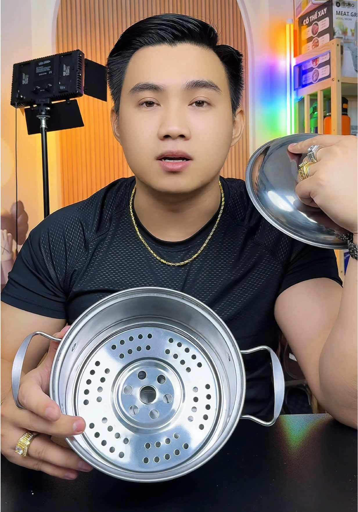 1 Cái Nồi Hấp 21cm Nhỏ Gọn Phù Hợp 65k