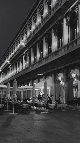 soli noi🤍✨🖤.  #piazzasanmarco #venezia #annalisa #mengoni #perte  