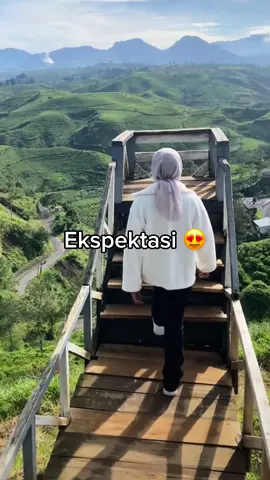 Sering terjadi 🤣 gpp yaa mam kita hadapi dengan nyengir aja wkwkwk padahal spotnya cantik banget Disini #pangalengan #cukulpangalengan #sunrise #fy #ekspetasivsrealita 