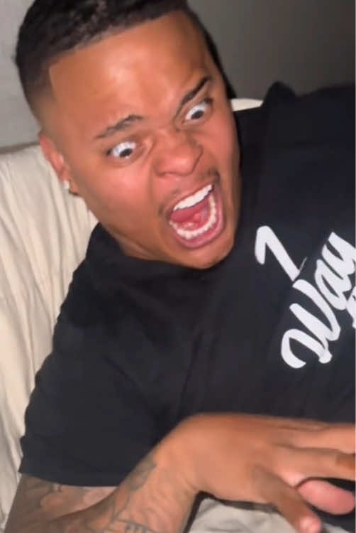 The funniest bathroom prank #funny #funnyvideo #fpy 
