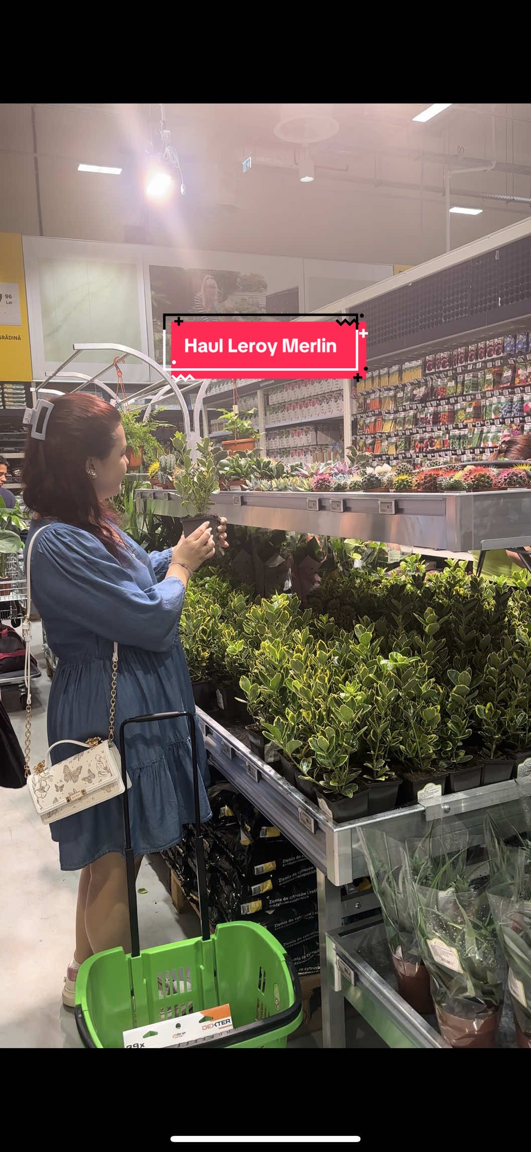 Eram foarte nerăbdătoare să vă arăt cum am integrat cumpărăturile de la Leroy Merlin în casa mea. Ce părere aveți? Eu sunt foarte încântată de ce a ieșit, cu toate că nu am luat multe lucruri, mi se pare că au avut un impact semnificativ.  Până la urmă, după cum știm cu toții, it's the little things in life🥰 Dă vrei și tu să dai un refresh casei tale, la Leroy Merlin sărbătorim prețuri mici în fiecare zi💚  Spor la cumpărături! @leroymerlinro @BUZZStore  #BUZZ_LeroyMerlinLujerului #leroymerlin #pentrucasefericite #preturimiciinfiecarezi 