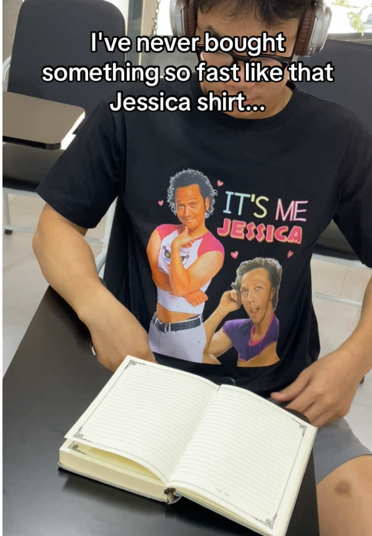 Omg you don’t miss this shirt #thehotchickmovie #y2k #2000s #2000smovies #itsmejessica 