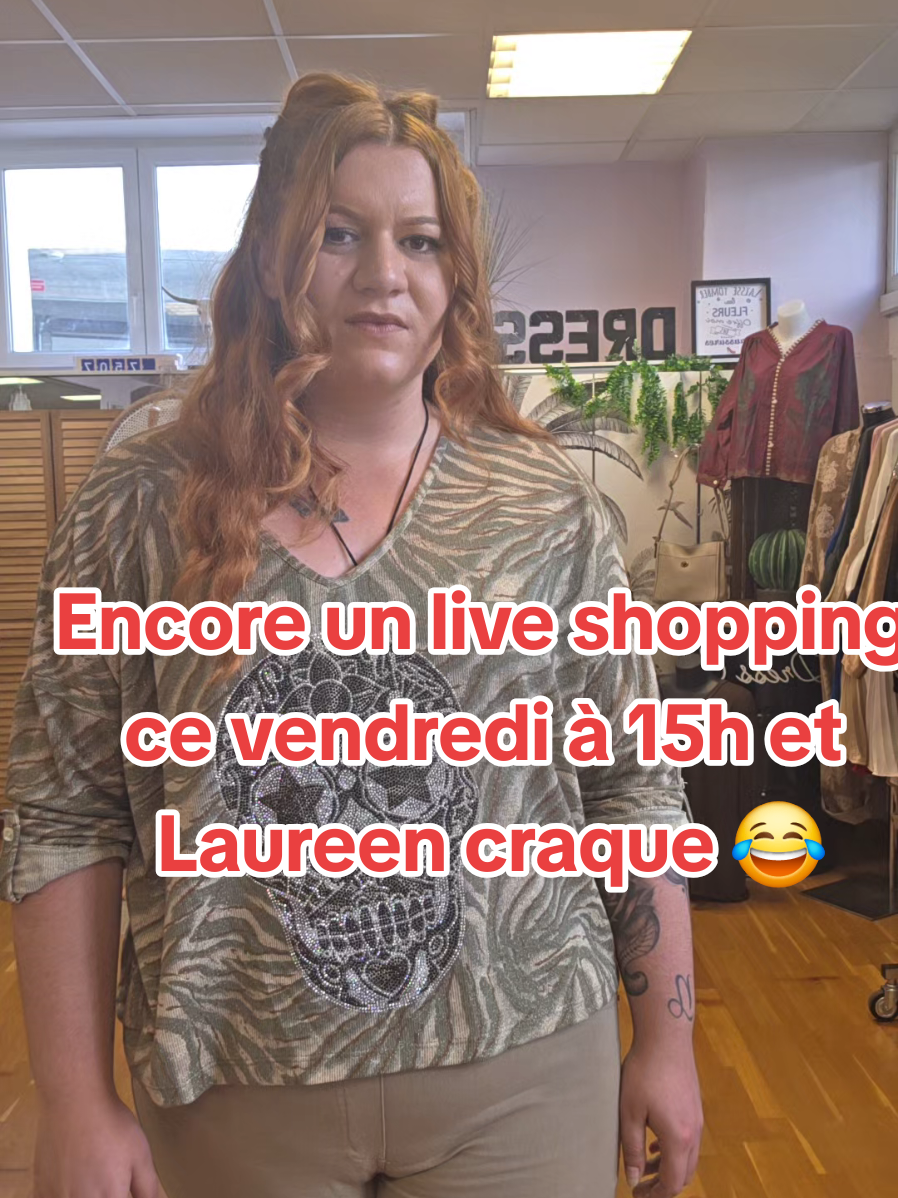 Quand Laureen n'en peut plus de vous essayer toute la collection en live et que je lui annonce qu'on fait encore un live ce vendredi à 15h... 😂 #dresscodegap #humour #shopping #liveshopping #curvymodel 