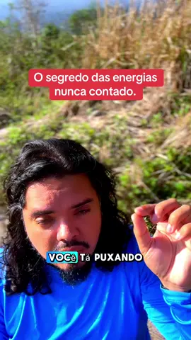 Pouca gente sabe, mas existe uma forma simples de direcionar a própria energia e se curar. Essa prática pode acalmar sua mente, equilibrar suas emoções e destravar seus caminhos. Teste agora e depois me conte nos comentários como você se sentiu. #curaenergetica #ansiedadetemcura #poderinterior #tecnicasecreta #vidareal
