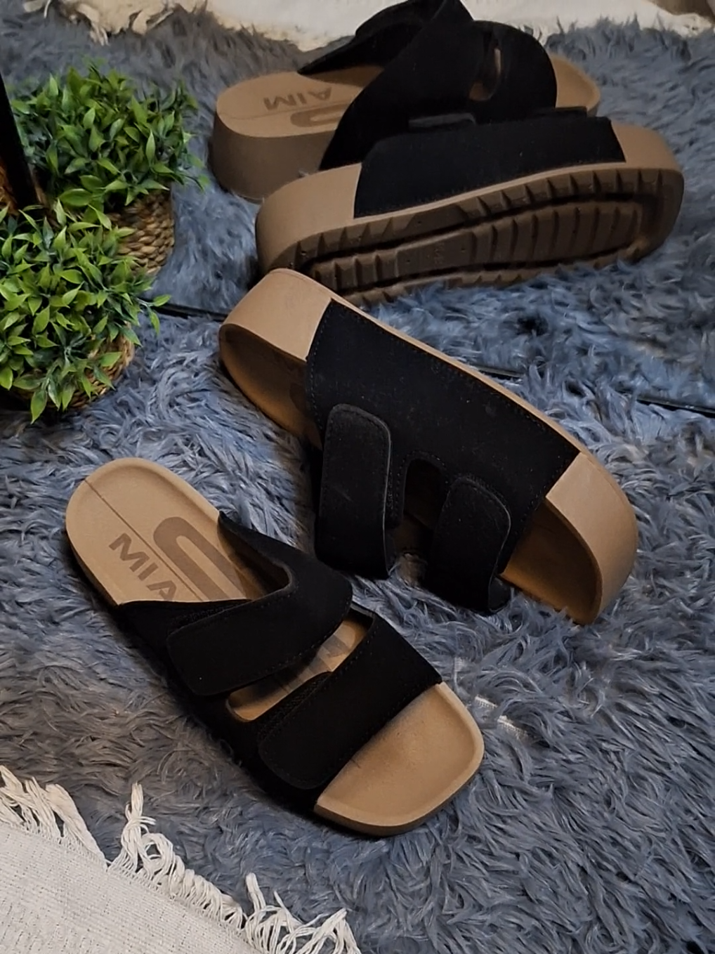 ang pretty tlga ng sandal na to,my taas na 4.5 cm at sobrang comfy pag nka suot #sandalforwomen #thicksolesandal #flatformsandals  #comfysandals 
