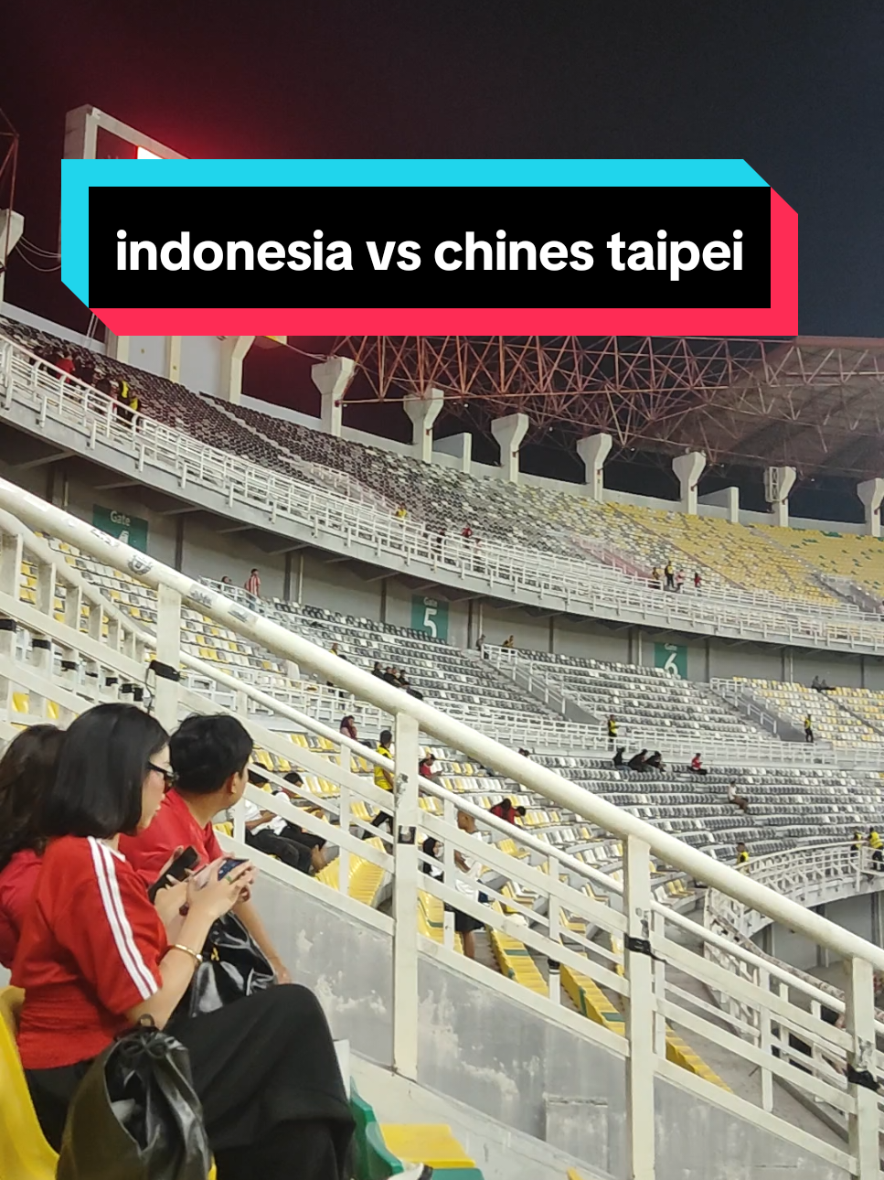 suasana stadion gbt#indonesia vs chines taipei#timnas indonesia