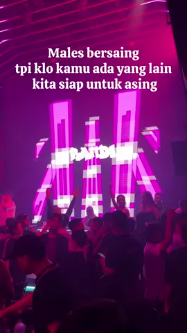 Bukan begitu ketua #helensnightmart #helens #dugem #dj #djremix #anakdugem #club #clubbing #mabok #kesindir 