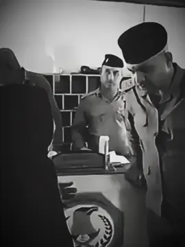 قمة الانسانية تاخذ اكل من الناس حتة تنطي للبزازين وبالصدفة شافها عزيز ناصر😔