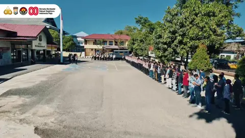 Kegiatan Apel Siaga dalam Rangka Operasi Aman Nusa 2 di Polres Pangkep. Dalam video tersebut, Kapolres Pangkep memberikan arahan kepada jajarannya. Dalam arahannya, Kapolres mengapresiasi kinerja seluruh personel yang telah melaksanakan tugas dengan baik dan memberikan jaminan keamanan kepada masyarakat. Apel siaga ini dilaksanakan untuk memastikan kesiapan seluruh personel dalam menghadapi berbagai potensi gangguan keamanan dan ketertiban masyarakat di wilayah hukum Polres Pangkep.