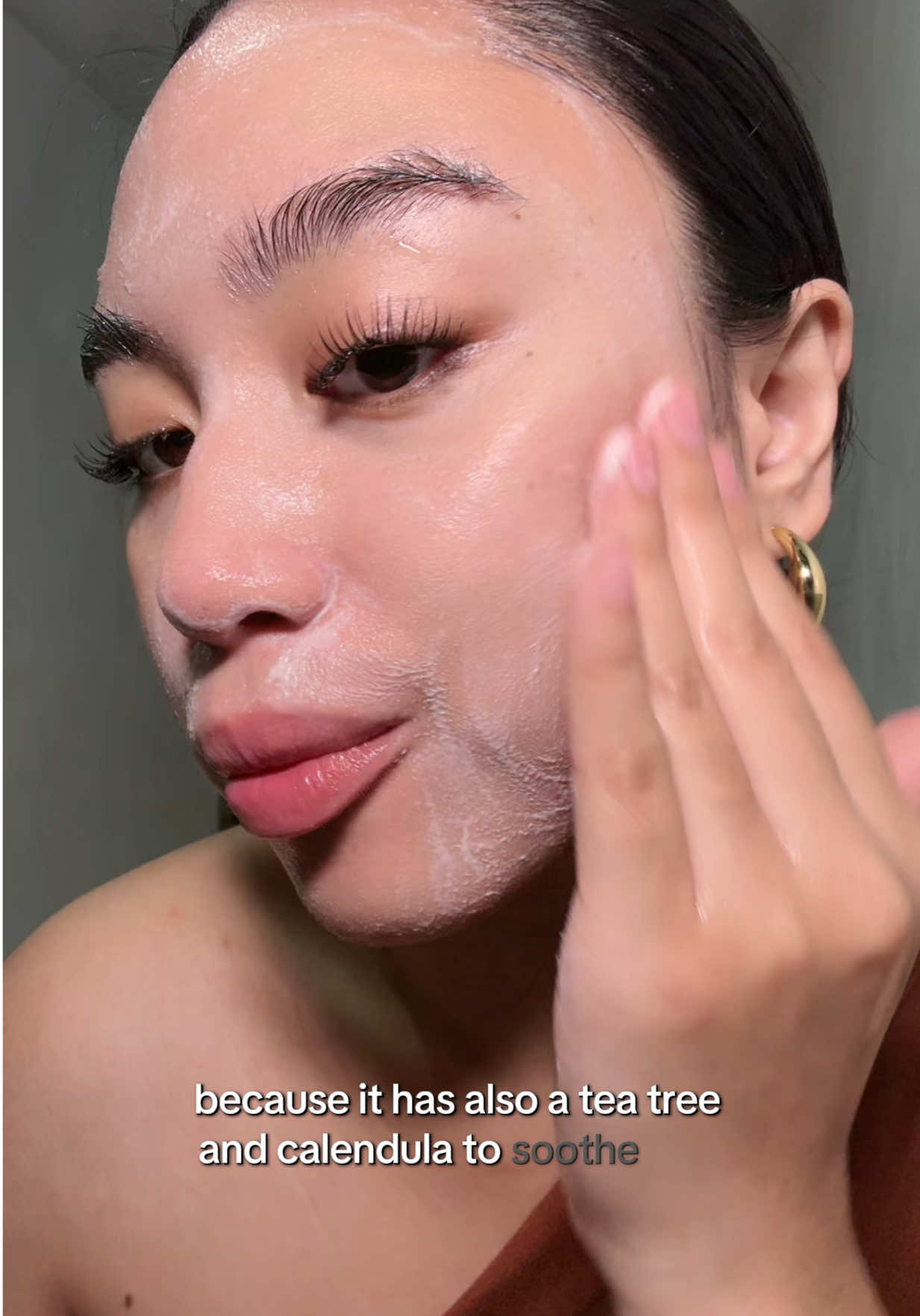 From oily & dull ➝ to glass skin ✨  All thanks to Skinever Salicylic Acid Scrub Cleanser 💙  ✔ Deep cleanse + brighten + repair + soothe  ✔ Gentle but super effective 🫧 🔥 Big SALE is here! Don’t miss your chance to glow #skinever#salicylicacid#facialwash#bigsale#salicylicacidcleanser