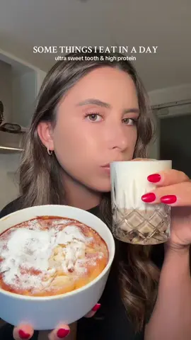 Proteinriegel sind mein größter guilty pleasure…🥲 hab einfach vorgestern an meinem Geburtstag so viele geschenkt bekommen und davon ist noch genau einer übrig 😵‍💫  #fyp #FoodTok #highprotein #whatieat #fulldayofeating 