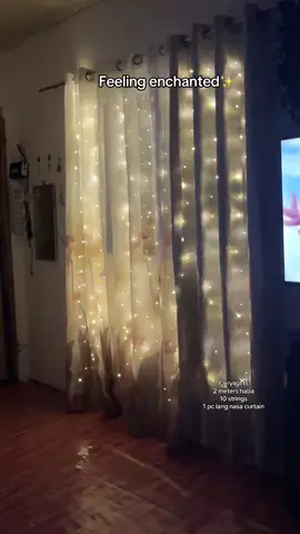 Fairy lights currain light very estetik mima for chistmas season. #christmas #christmaslights #fairylights #curtainlights 