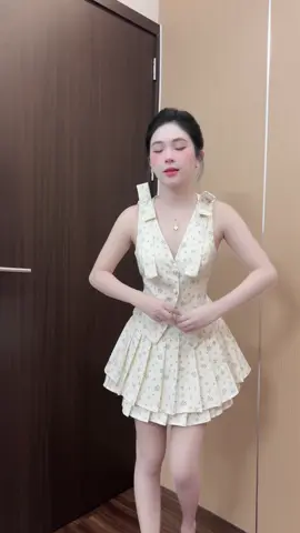 Cô em xinh