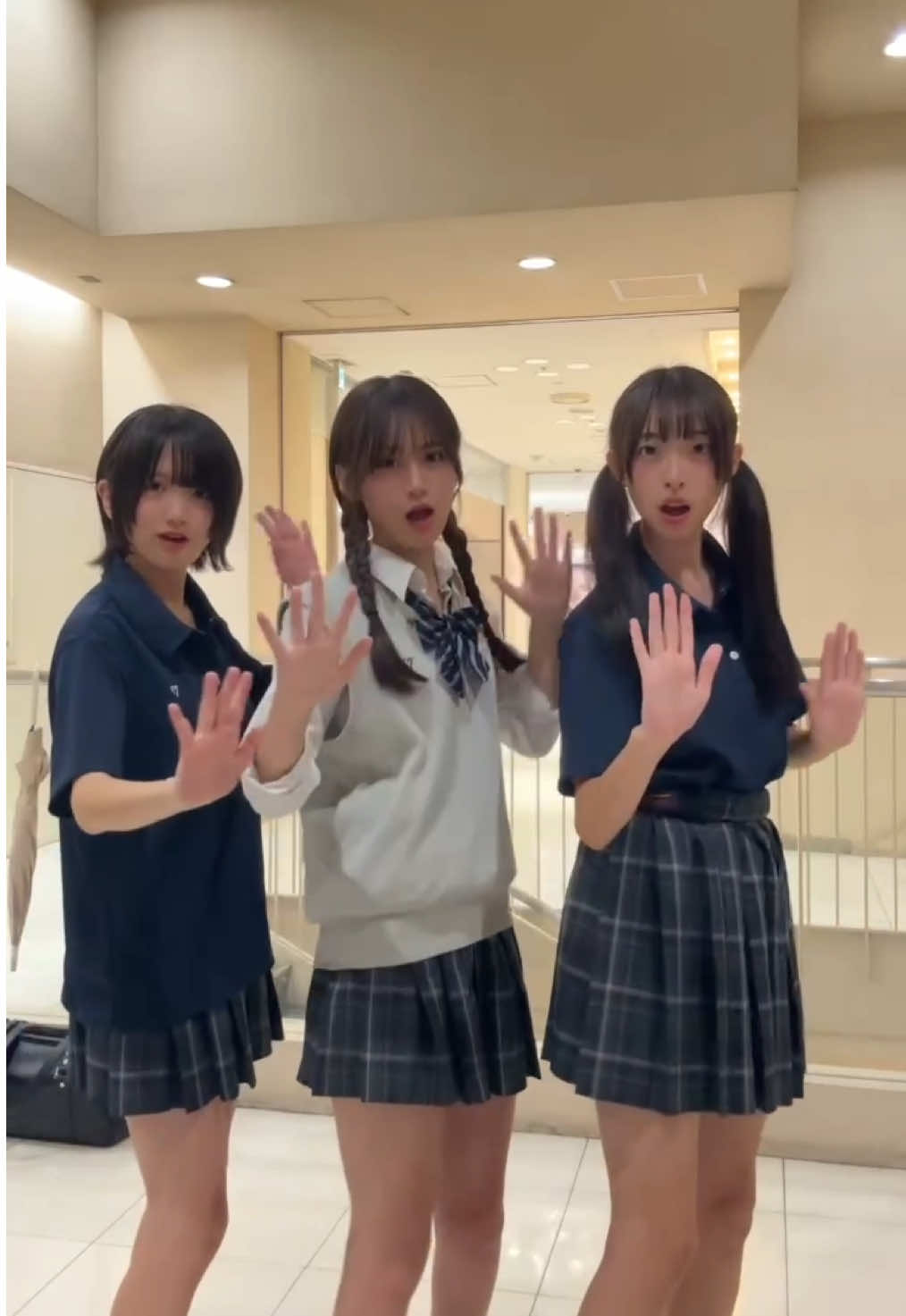 3人のうち1人だけ彼氏いる^^誰でしょう #fyp#foryou #08 #japan #三人組 