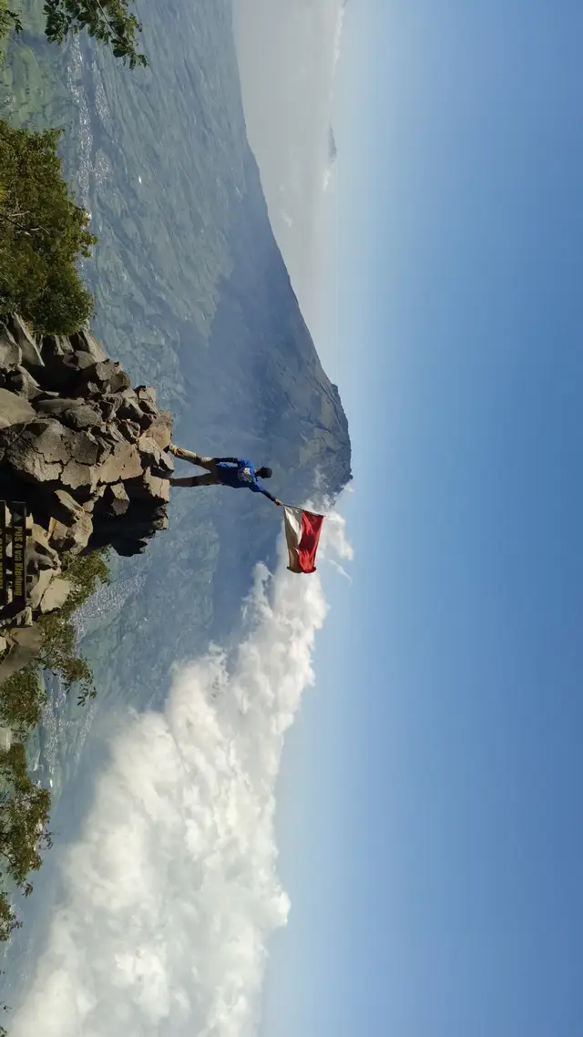 cuma di lebih lebihkan #sindoro #sindoroviakledung #gunungsindoro3153mdpl #pendakifomo  #fyppppppppppppppppppppppp 