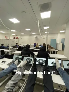 ”Highschool is hard” #pug #highschool #funnydog #school #viral @Vere @Sebu 